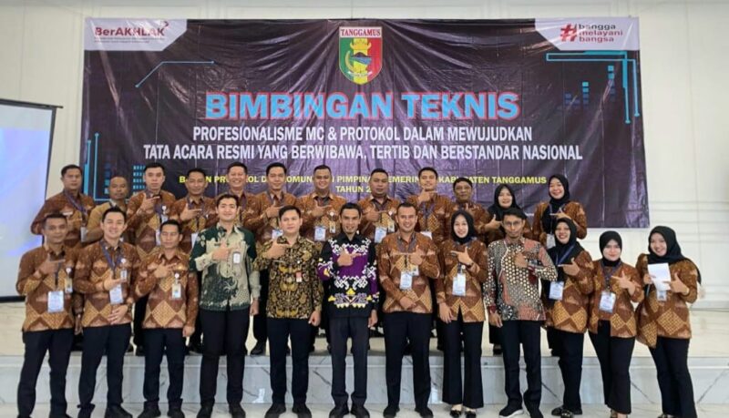 Foto bersama Wabup Tanggamus Agus Suranto saat pelaksanaan Bimtek Protokol 2025 di Hotel Royal Gisting, Sabtu 22 November 2025 | Dok. Protokol Bupati Tanggamus.
