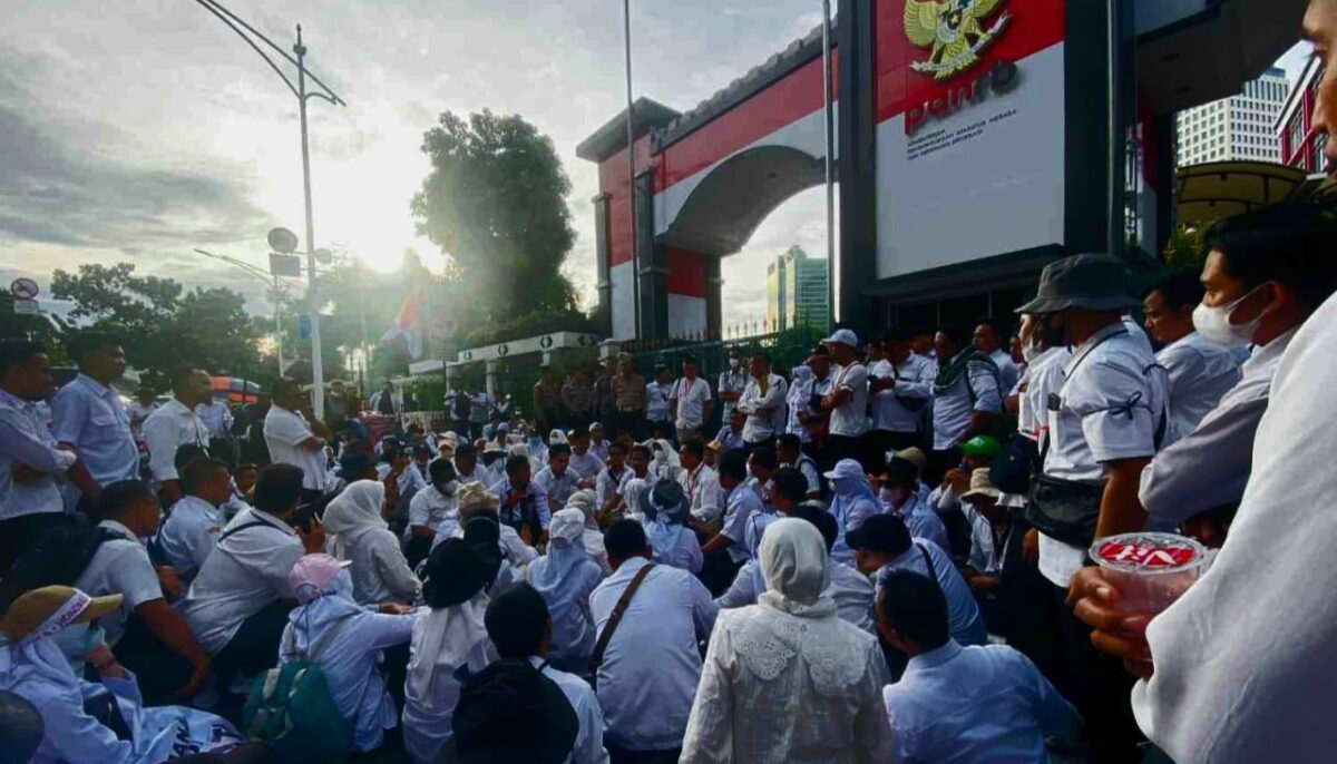 KemenPANRB Beri Angin Segar, Honorer Non Database Dapat Solusi Setelah Demo 17 November.