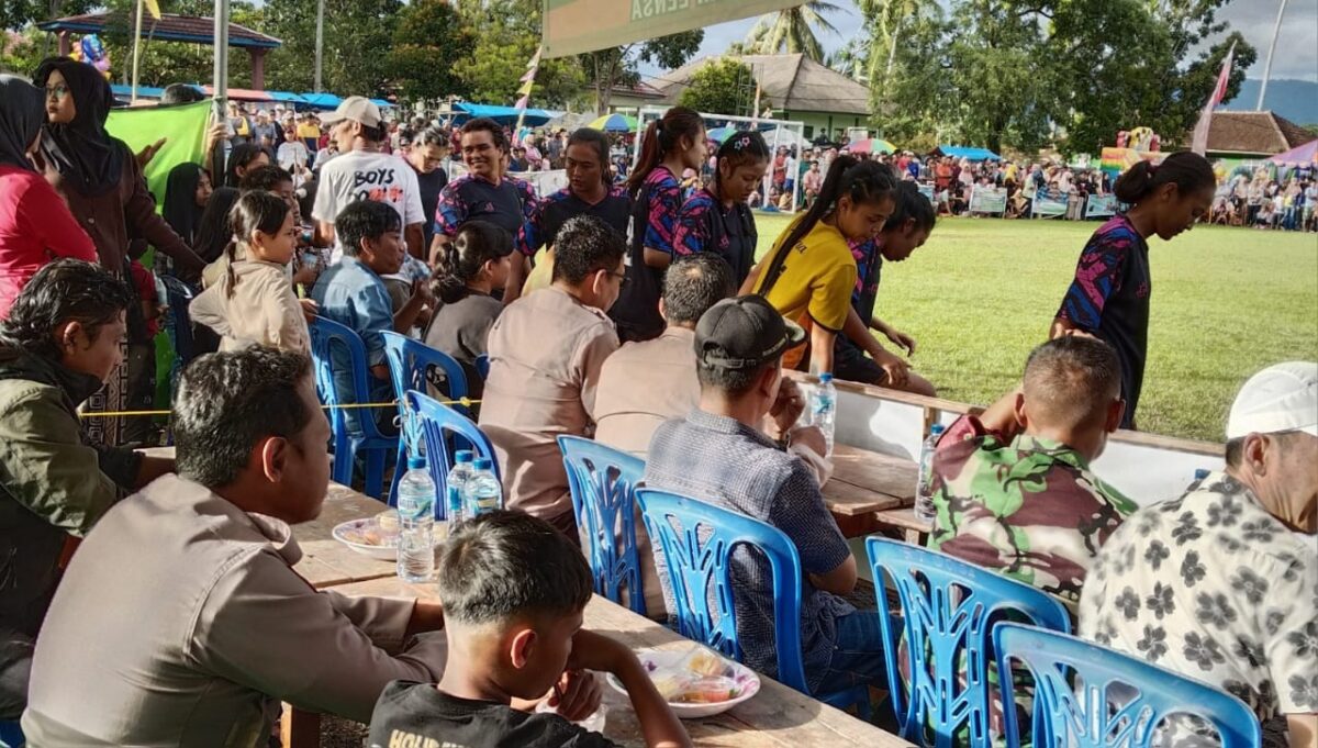 Para peserta bola mini Karang Taruna Sukaraja Cup  2025, Semaka Tanggamus saat akan memulai pertandingan, Minggu 23 November 2025 | ist/Media Prioritastv.com.