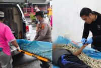 Kolase foto saat jenazah pria anonim di rumah kosong Kota Agung Tanggamus saat dievakuasi Jumat 28 November 2025 dan saat dilakukan identifikasi di RSUD Batin Mangunang, Sabtu 29 November 2025 | Dok. Humas Polres Tanggamus.