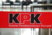 Segel KPK di Rumah Dinas Gubenur Riau.