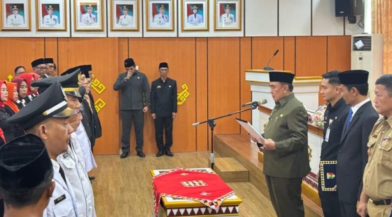 Bupati Tanggamus H. Moh. Saleh Asnawi saat melantik para pejabat yang berganti Selasa 2 Desember 2025 | Herdi/Media Prioritastv.com.