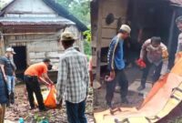Kolase foto saat polisi melakukan evakuasi jenazah Bastami (70) di Kebun Hampatoh, Pekon Pekonbalak, Wonosobo, Selasa 11 November 2025 dan Usman (80) di Dusun Tanjunh Senang, Pekon Gedung, Cukuh Balak, Jumat 28 November 2025 |