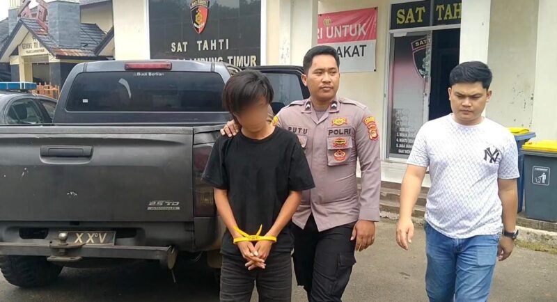 Tersangka saat digiring petugas kepolisian Lampung Timur | Dok. Polres Lampung Timur.
