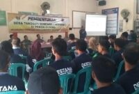 Suasana pembukaan pelatihan Desa Tangguh Bencana di Kecamatan Pematang Sawa oleh Sekertaris BPBD Tanggamus Iwan Junianto di ikuti oleh 30 orang perwakilan dari tiga Pekon, Guring, Way Nipah dan Betung kegiatan di Balai Pekon Guring, Jum'at (05/12/2025) | Herdi/Media Prioritastv.com.