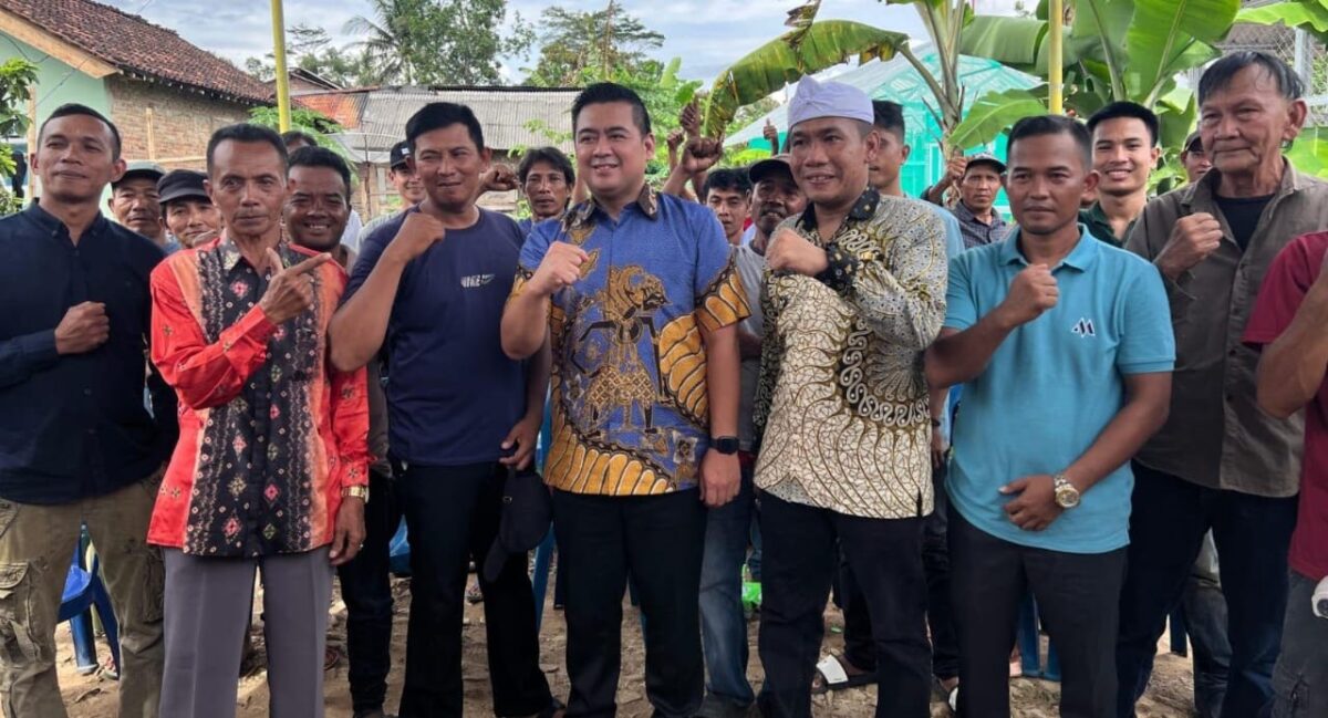 Wakil Ketua I DPRD Tanggamus M. Rangga Putra Hakim saat reses di Pekon Sukarame, Talang Padang, Jumat 5 Desember 2025.
