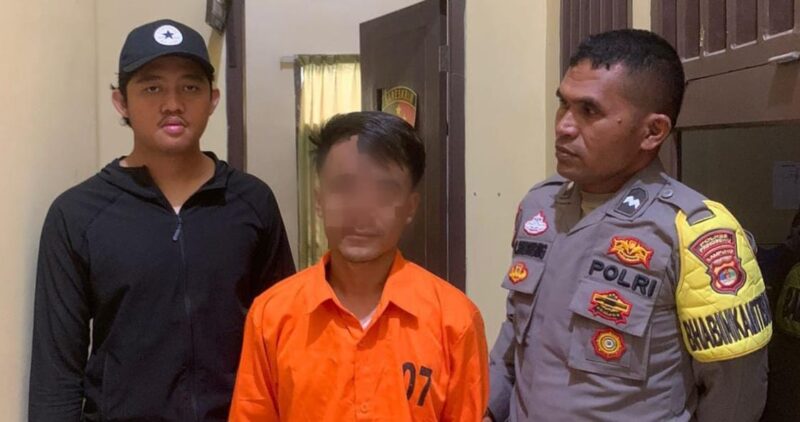 Tersangka ES usai ditangkap sebelum dijebloskan penjara, Sabtu 6 Desember 2025 | Dok. Humas Polres Pringsewu.