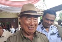 Bupati Tanggamus H. Moh. Saleh Asnawi saat memberikan keterangan di Pekon Kagungan, Kota Agung Timur, Rabu 17 Desember 2025 | Herdi/Media Prioritastv.com.