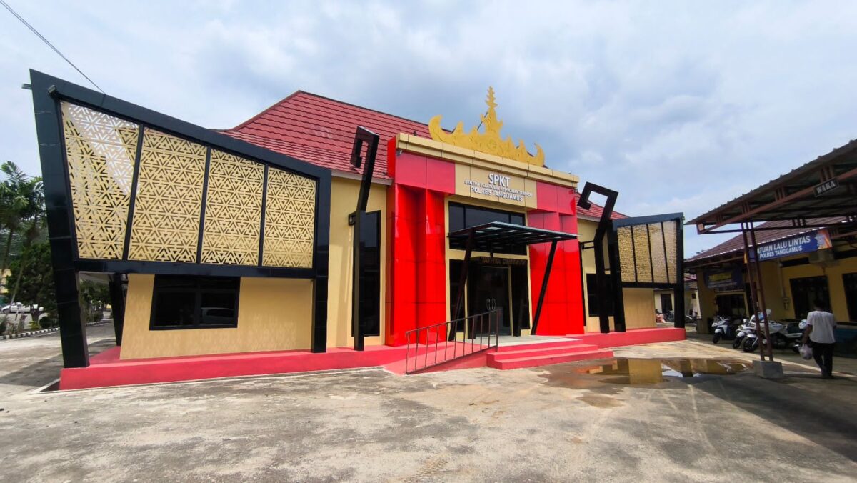 Gedung SPKT Polres Tanggamus tempat pelayanan SKCK.