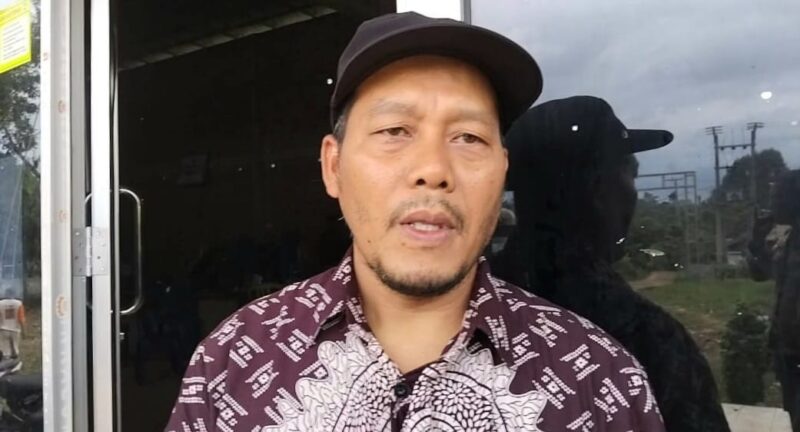 Ketua Panitia Pilkakon PAW Pekon Sinar Jawa, Teguh Santoso saat memberikan keterangan, Rabu 24 Desember 2025 | Herdi/Media Prioritastv.com.