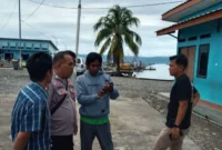 Anggota Polsek Kota Agung saat melakukan pendalaman dugaan parkir ilegal di TPI Kota Agung, Tanggamus, Jumat 26 Desember 2025 | Dok. Humas Polres Tanggamus.