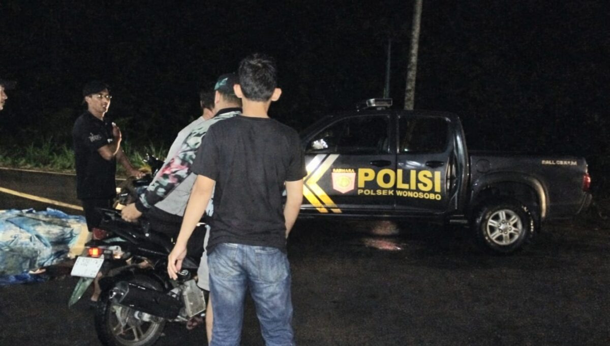 Polisi saat melakukan penindakan dugaan balap liar di Lakaran, Wonosobo, Tanggamus, Minggu 28 Desember 2025 | Dok. Humas Polres Tanggamus.