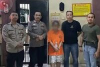 Tersangka Novitasari setelah ditangkap sebelum dijebloskan penjara, Kamis 25 Desember 2025 | Dok. Humas Polres Pringsewu.