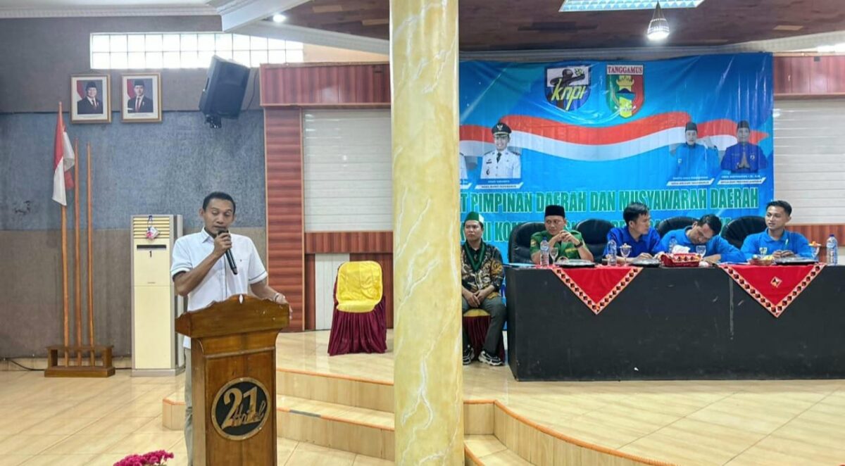 Romzi Edy, Ketua KNPI Tanggamus Periode 2026 - 2028 saat memberikan sambutan usai Musda di Ballroom Hotel 21 Gisting, Senin 29 Desember 2025 | Herdi/Media Prioritastv.com.