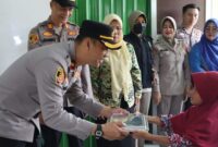 Penyaluran perdana MBG dari SPPG Polri di Tekad Pulau Panggung, Kamis 8 Januari 2025.