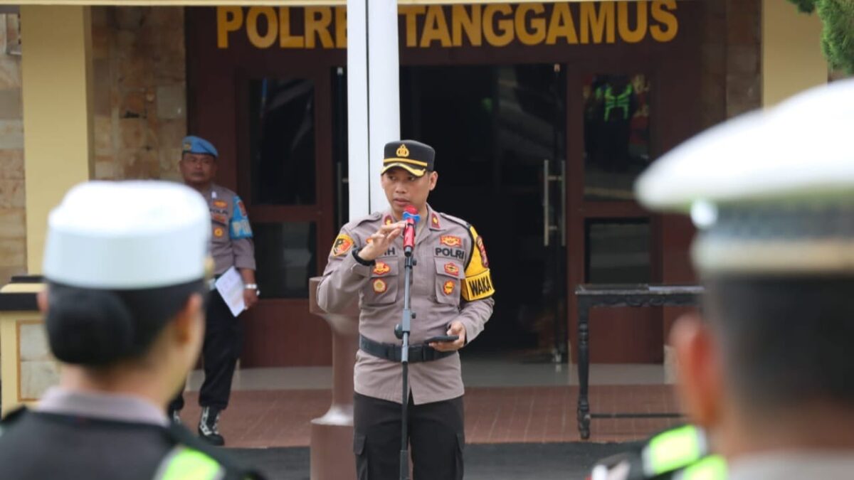 Wakapolres Tanggamus Kompol Gigih Andri Putranto saat memberikan pesan kepada personilnya sebelum bergeser menjadi Kasat Reskrim Polresta Bandar Lampung, Senin 12 Januari 2026 | Dok. Humas Polres Tanggamus.