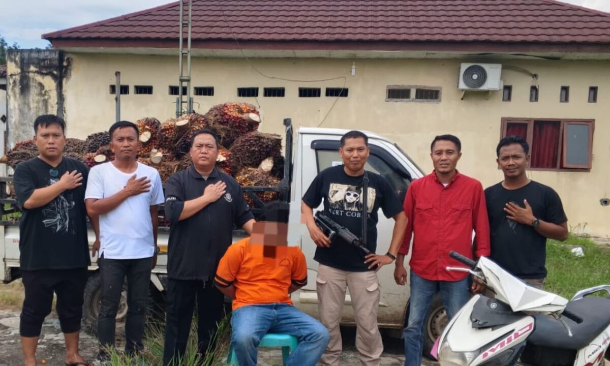 Terduga pelaku inisial BDS saat diamankan di Polsek Gedung Aji, Tulang Bawang, Jumat 16 Januari 2026 | Dok. Humas Polres Tulang Bawang.