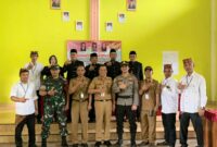 Kadis PMD Tanggamus Arpin (tengah) saat foto bersama unsur pimpinan kecamatan gunung alip serta panitia Pilkakon PAW Pekon Sukamernah, Gunung Alip, Selasa 20 Januari 2026 | ist/Media Prioritastv.com.