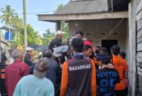 Jenazah Khoirudin (40) warga Pemangku Sumber Sakti 2 Pekon Bangun Negara, Kecamatan Pesisir Selatan saat diserahkan kepada pihak keluarganya, Minggu 25 Januari 2026 | Dok. Kantor SAR Lampung.