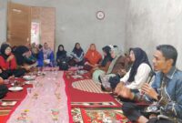 Wakil Bupati Tanggamus, Agus Suranto, saat bersilaturahmi dengan penerima Bantuan Sosial (Bansos) PKH di Pekon Sukaraja, Gunung Alip, Minggu 25 Januari 2026 | Dok. RRI.