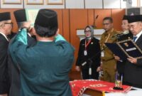 Pengambilan sumpah jabatan saat pelantikan Inspektur, Kadis Damkarmat dan Kadis Kesehatan di ruang rapat utama Setdakab Tanggamus, Senin 26 Januari 2026 | Herdi/Media Prioritastv.com.