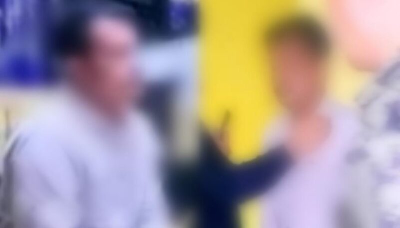 Kolase foto MB saat dilakukan pemeriksaan kepolisian dan saat pertama kali diamankan oleh pihak keluarga sang wanita inisial NT, Selasa 28 Januari 2026 | ist/Media Prioritastv.com.
