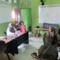 Kepala UPTD PPA Kabupaten Tanggamus Eka Damayanti saat menerima laporan keluarga korban dugaan perudungan di salah satu Ponpes di Talang Padang, Kamis 29 Januari 2026 | Sumentri/Media Prioritastv.com.
