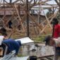 Personel Pos Pol Marga Belimbing, Polsek Bengkunat Pesisir Barat saat melaksanakan gotong royong pembangunan mushola di Dusun Way Batu, Pekon Way Haru, Kamis 29 Januari 2026 | Dok. Polsek Bengkunat.