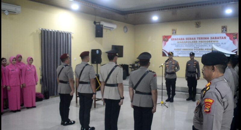 AKBP M Yunnus Saputra Pimpin Sertijab Wakapolres dan Kasat Reskrim Polres Pringsewu,Foto: Prioritas tv.com/Laila