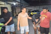 Tersangka Ibu Rizky Ramadhan usai dihadiahi timah panas saat digelandang bersama motor hasil curiannya, Jumat 30 Januari 2026, malam | Dok. Polres Ngawi.