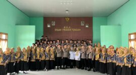 Foto bersama di Aula SMAN 1 Pesisir Tengah usai sosialisasi penerimaan  Polri TA 2026 Polres Pesisir Barat, Rabu 4 Februari 2026 | Dok. Humas Polres Pesisir Barat.