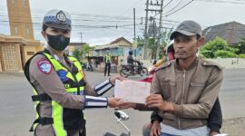 Penindakan melalui teguran oleh Sat Lantas Polres Tanggamus dalam Operasi Keselamatan Krakatau 2026 | Dok. Humas Polres Tanggamus.