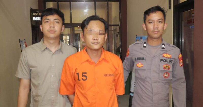 Tersangka IN alias Panjul saat digelandang ke sel tahanan Polres Pringsewu, Selasa 10 Februari 2026 | Dok. Humas Polres Pringsewu.