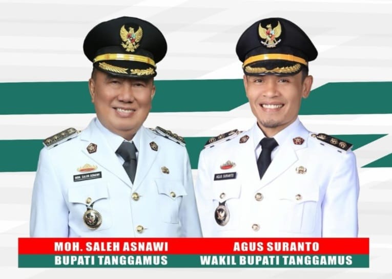 Bupati Tanggamus, H. Moh. Saleh Asnawi, M.A., M.H., dan Wakil Bupati Agus Suranto.