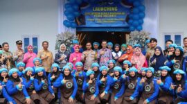 Kapolres Tanggamus AKBP Rahmad Sujatmiko saat foto bersama relawan SPPG Kemala Bhayangkari usai peresmian, Jumat 13 Februari 2026 | Asrul/Ariski/Media Prioritastv.com.