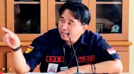 Koordinator Presidium KPKAD Lampung, Gindha Ansori Wayka, saat menyampaikan keterangan pers terkait dugaan penyimpangan Program MBG di Bandar Lampung, Sabtu (14/2/2026) | Davit Segara/Media Prioritastv.com.