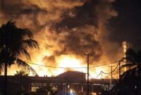 Kebakaran yang terekam kamera warga di PT SPM 2 Lampung Tengah, Sabtu 14 Februari 2026, malam | ist/Media Prioritastv.com.