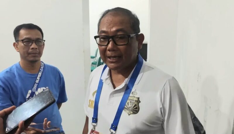 Pelaksana Tugas Ketua Asprov PSSI Lampung, Kombes Pol Sumardji saat memberikan keterangan pers.