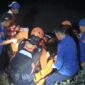 Tim SAR gabungan saat mengevakuasi jenazah Aditya usai ditemukan di Kedung Ratu, Jatiagung, Ambarawa, Pringsewu, Kamis 19 Februari 2026 | Dok. Basarnas Lampung.