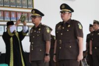 Pelantikan Kepala Seksi Tindak Pidana Khusus (Kasi Pidsus) Mohammad Hamidun Noor serta Kepala Seksi Pemulihan Aset dan Pengelolaan Barang Bukti (PB3R) Safe’i dalam rangka penguatan kinerja dan optimalisasi penanganan perkara di lingkungan Kejari Lampung Tengah | Dok. Kejari Lamteng.