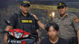 Ilustrasi penangkapan tersangka (foto blur) oleh Tekab 308 Presisi Polres Tanggamus dan Polsek Pulau Panggung, Sabtu 21 Februari 2026 | Foto : Ilustrasi Media Prioritastv.com.