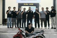 Tersangka DA, pelaku pencurian motor milik ayah kandungnya di Ulu Belu Tanggamus sebelum dijebloskan ke sel tahanan Polsek Pulau Panggung, Minggu 22 Februari 2026 | Dok. Humas Polres Tanggamus.