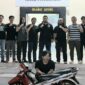Tersangka DA, pelaku pencurian motor milik ayah kandungnya di Ulu Belu Tanggamus sebelum dijebloskan ke sel tahanan Polsek Pulau Panggung, Minggu 22 Februari 2026 | Dok. Humas Polres Tanggamus.