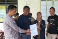 Penyerahan ODGJ yang meresahkan saat diserahkan Polsek Kota Agung kepada keluarganya, Rabu 25 Februari 2026 | Dok. Humas Polres Tanggamus.