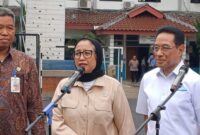Wakil Kepala BGN Nanik Sudaryati Deang (tengah) | 