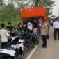 Para remaja dan sepeda motor yang diamankan saat razia balap liar di jalan penghubung Pandansari menuju Sukoharjo IV, Rabu 25 Februari 2026 | Dok. Humas Polres Pringsewu.