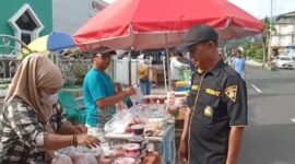 Pembelian Takjil kepada UMKM yang akan disalurkan jumat berkah Granat Tanggamus dan FWK-KT di Kota Agung, Jumat 27 Februari 2026 | 