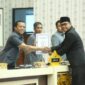 Bupati Pringsewu saat menyerahkan ajuan perubahan susunan perangkat daerah dalam rapat paripurna, Senin 2 Maret 2026 | Samuel/Media Prioritastv.com.