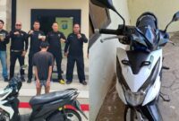 Kolase foto tersangka yang ditangkap serta barang bukti sepeda motor yang diamankan polisi | Dok. Humas Polres Tanggamus.