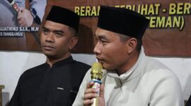 Ketua DPRD Tanggamus Agung Setyo Utomo saat membuka Ngobarmas Polres Tanggamus di Pekon Landbaw, Gisting, Senin 2 Maret 2026, malam | Herdi/Media Prioritastv.com.